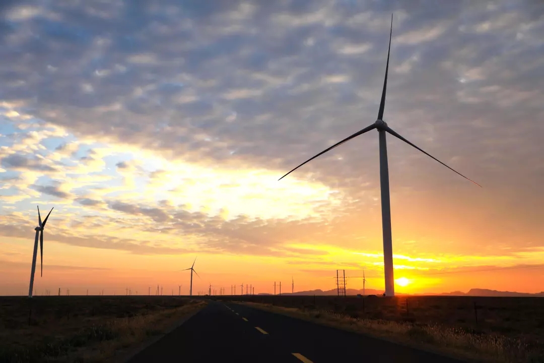 蓝天观察09  践行全会精神 东果博天不断推动绿色产业发展（新能源篇）